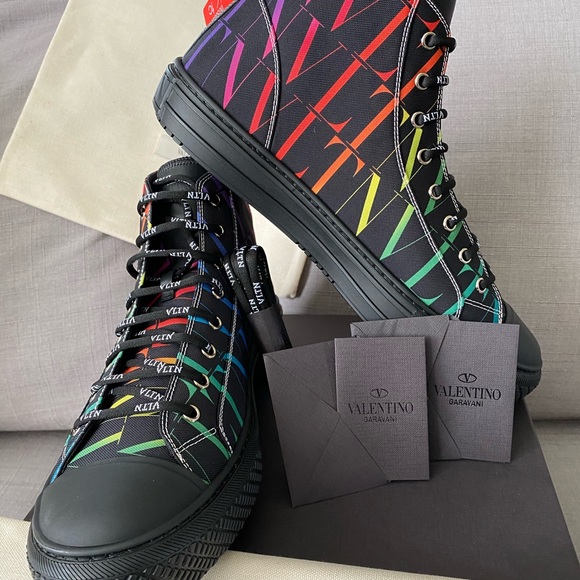 Valentino Sneakers - Picture 4 of 11